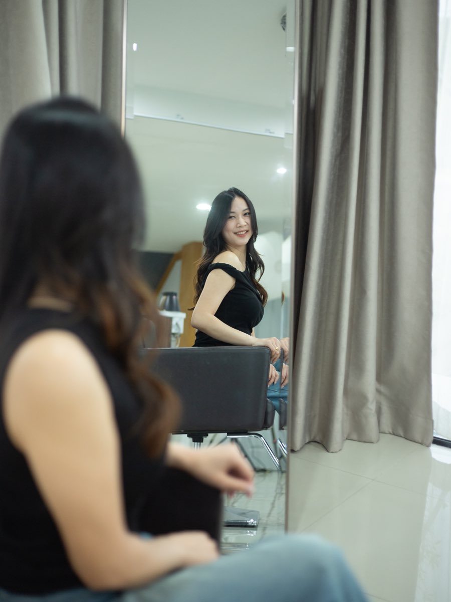 บรรยากาศการต้อนรับลูกค้าและบริการที่ร้าน Supiss Hair Studio ระยอง